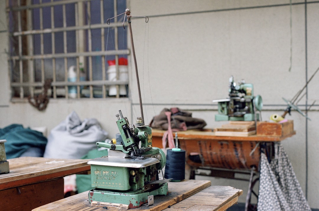 Interior del taller de fabricación de AUTORELIEVE